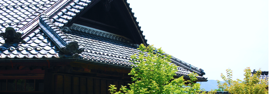 屋根工事の作業風景